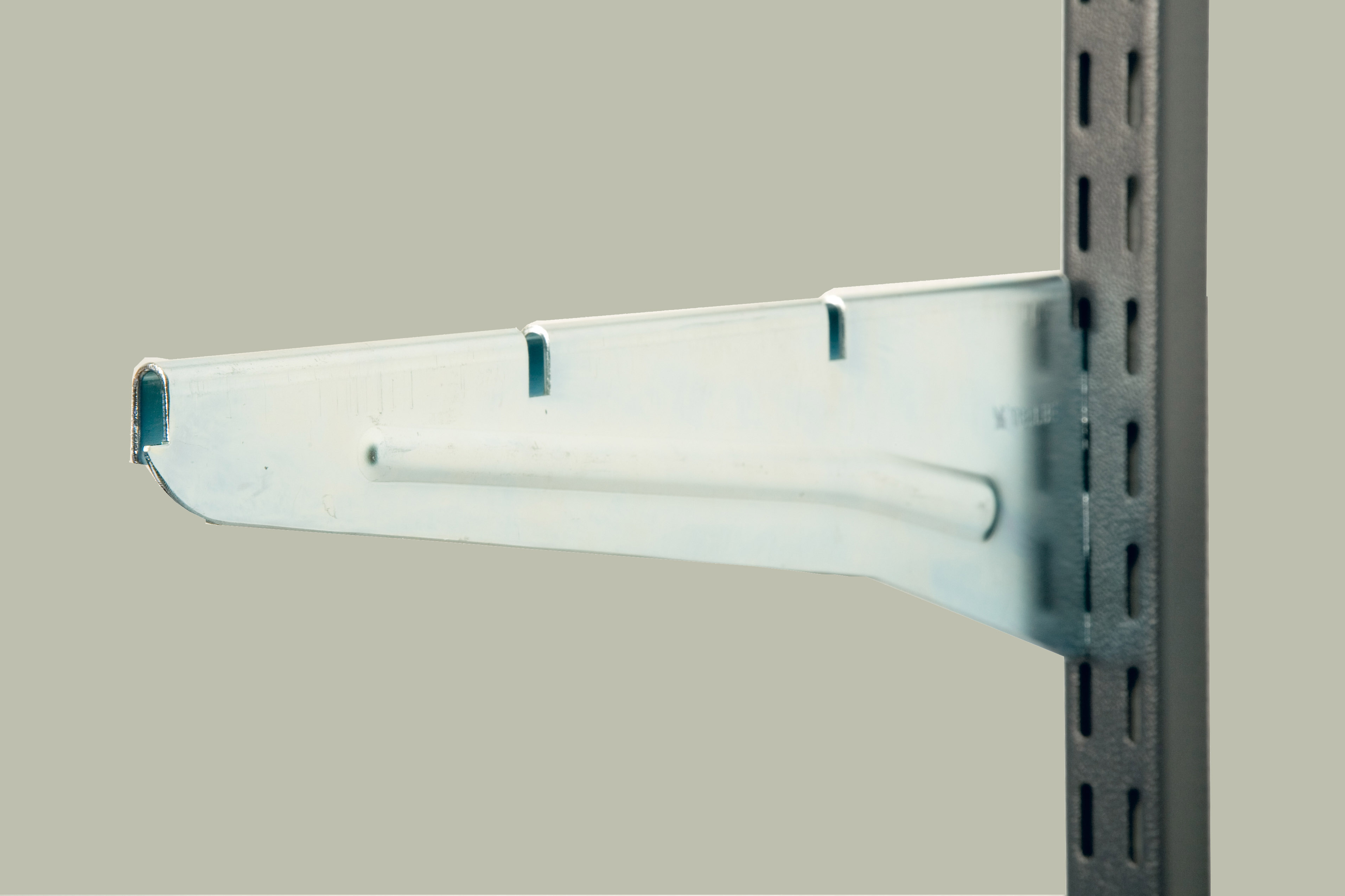 Konsol till trådhylla